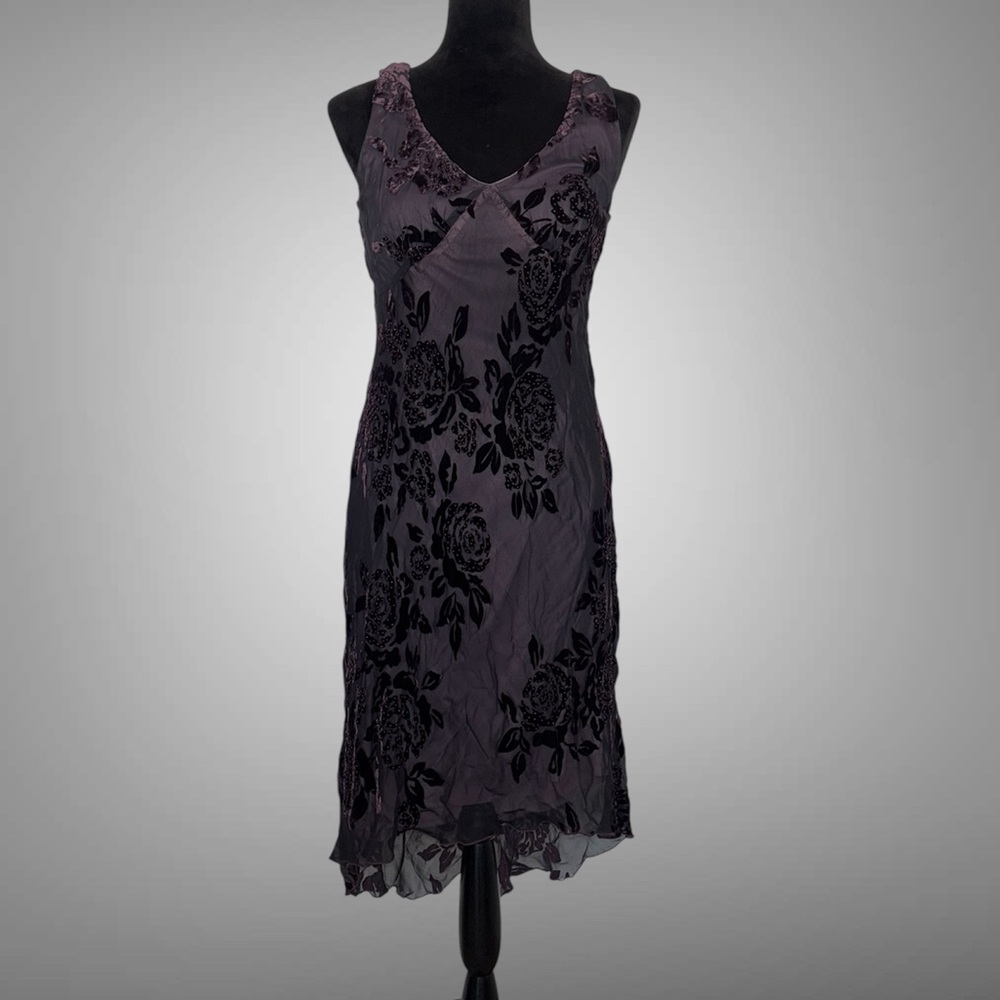 56 % Silk Robbie Bee Purple silk Dress w/ velvet beaded floral detail